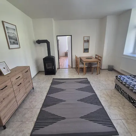 Pro 4 Osoby, Apartman Vejprty
